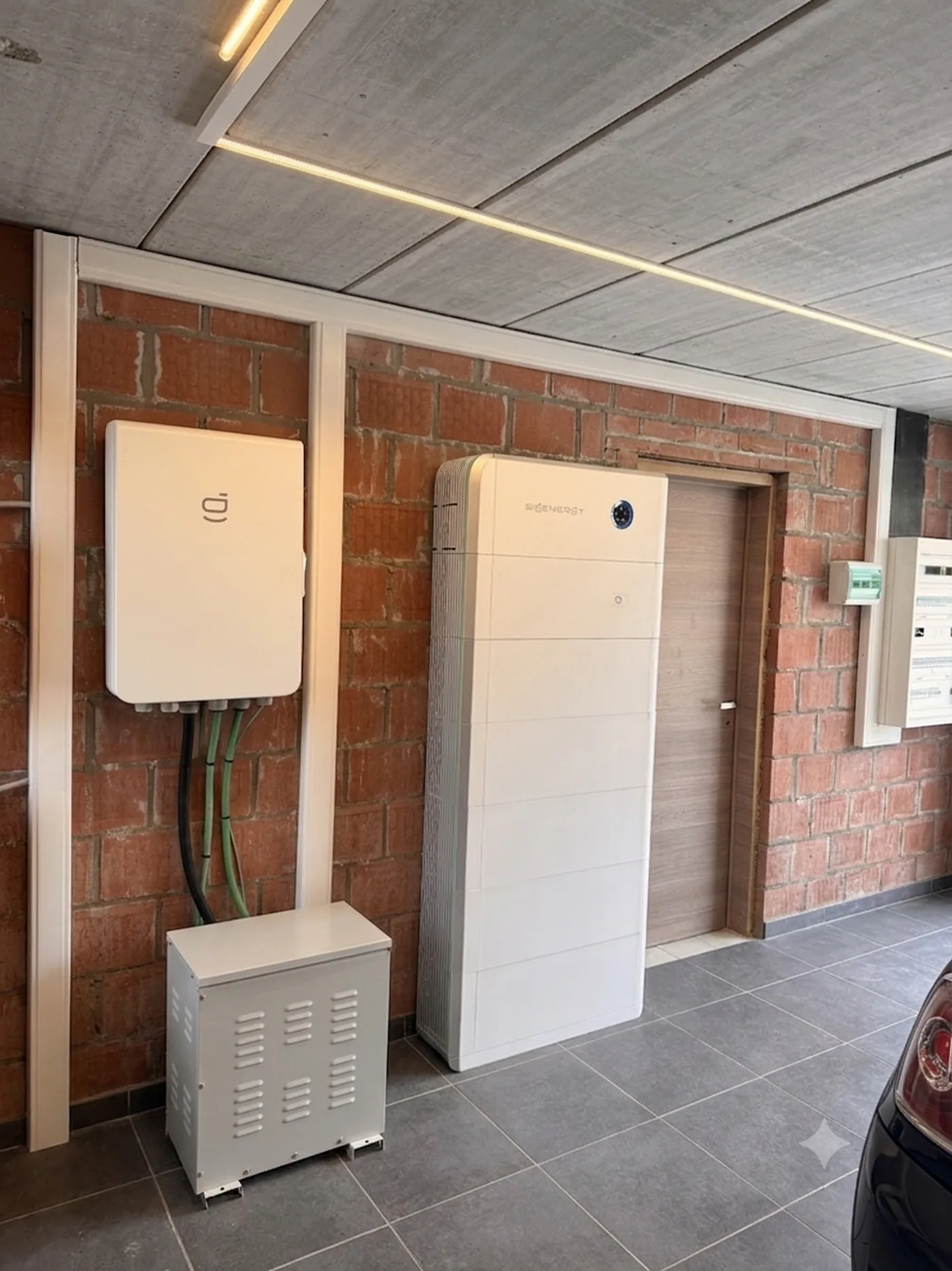 Installation Sigenergy 40 kWh avec chargeur V2H/V2G et armoire de découplage off-grid
